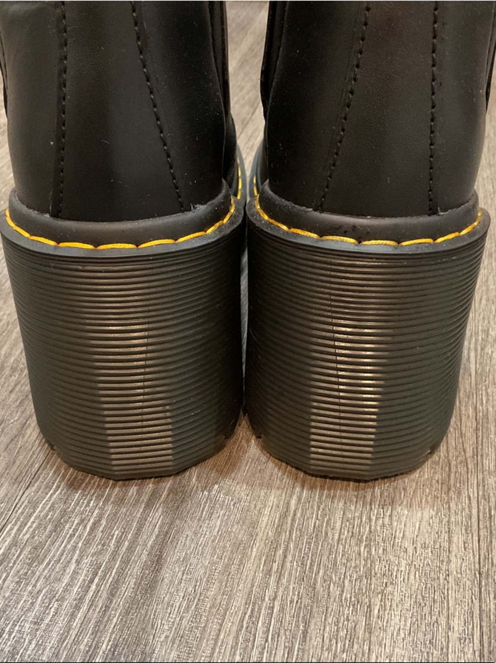 Authentic 💯 DOC MARTENS Black Heeled Chelsea Boots with Yellow Stitching - Women - Picture 9 of 14